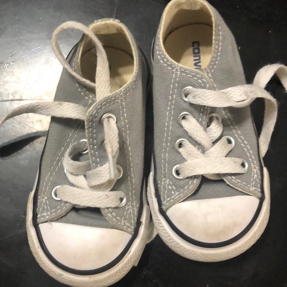 Grey converse